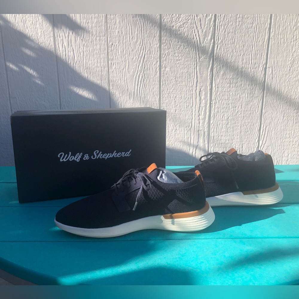 Wolf & Shepherd Men’s Size 10 Navy w/Burnt Orange & White Sneakers